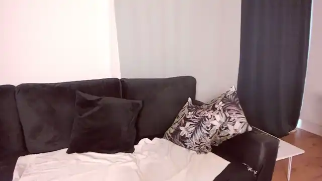 Coolelissa – Myfreecams Live Sex Cam Recording – 2025-01-26 19:22:46