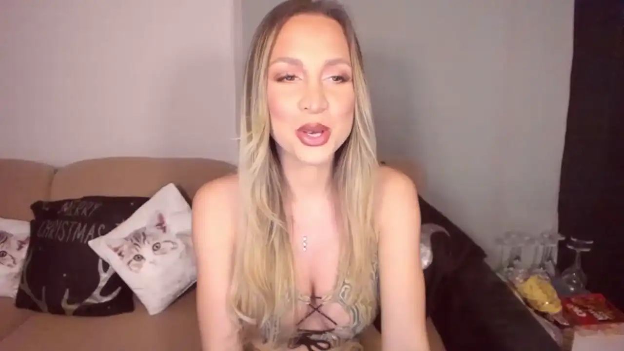 Coolelissa – Myfreecams Live Sex Cam Recording – 2025-11-28 17:41:15