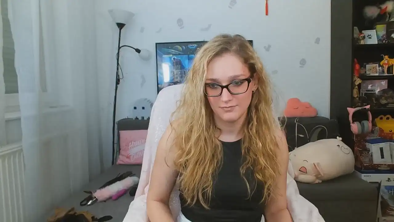 Lunanicole – Cam4 Live Sex Cam Recording – 2025-08-25 09:45:15