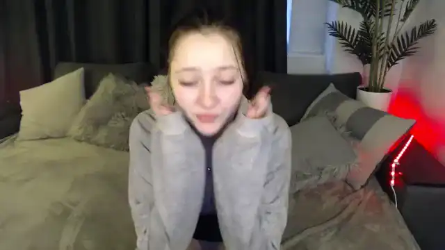 Serenasantos – Myfreecams Live Sex Cam Recording – 2026-04-23 03:25:10
