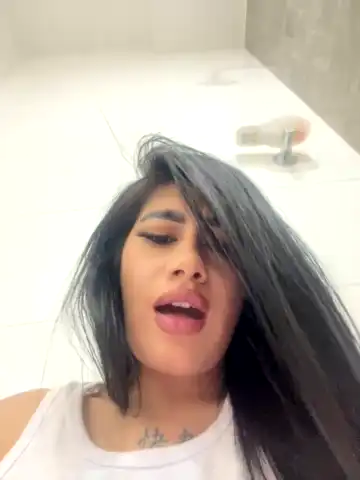 Clarachanelricek – Stripchat Live Sex Cam Recording – 2025-08-03 17:49:08