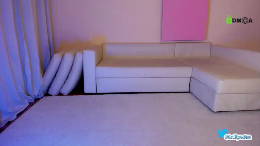 Hollyextra – Chaturbate Live Sex Cam Recording – 2025-07-17 03:55:32