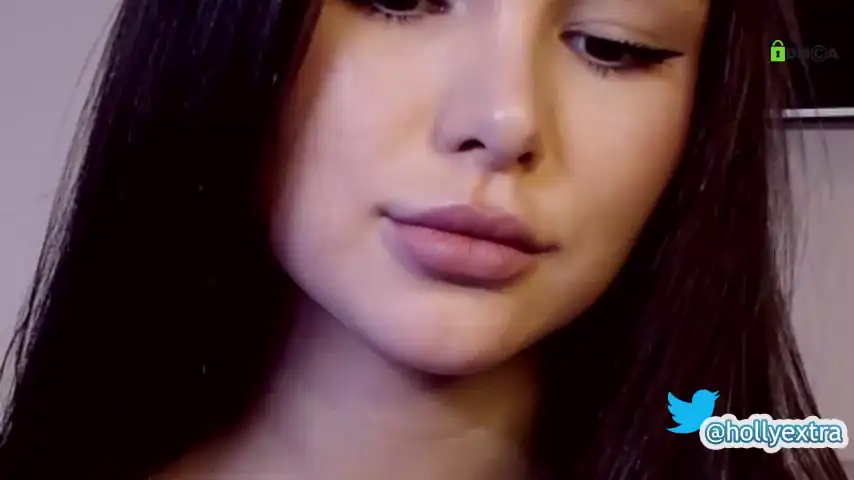 Hollyextra – Chaturbate Live Sex Cam Recording – 2025-10-28 17:26:43