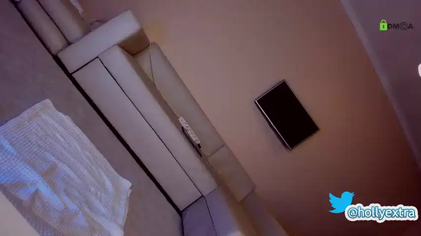 Hollyextra – Chaturbate Live Sex Cam Recording – 2025-08-25 16:37:32