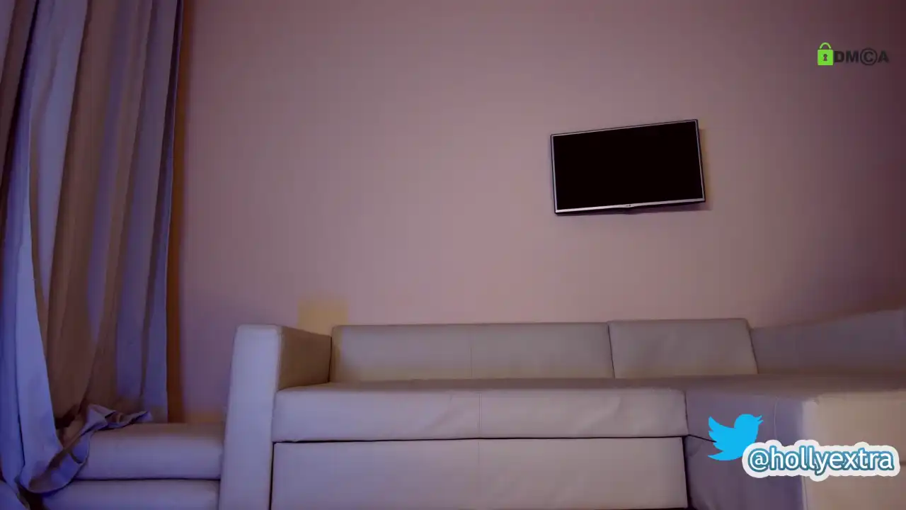 Hollyextra – Chaturbate Live Sex Cam Recording – 2025-08-28 01:16:10