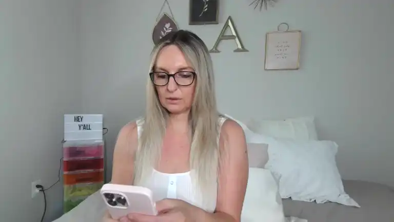 Alisonhomealone – Streamate Live Sex Cam Recording – 2026-06-05 20:40:20