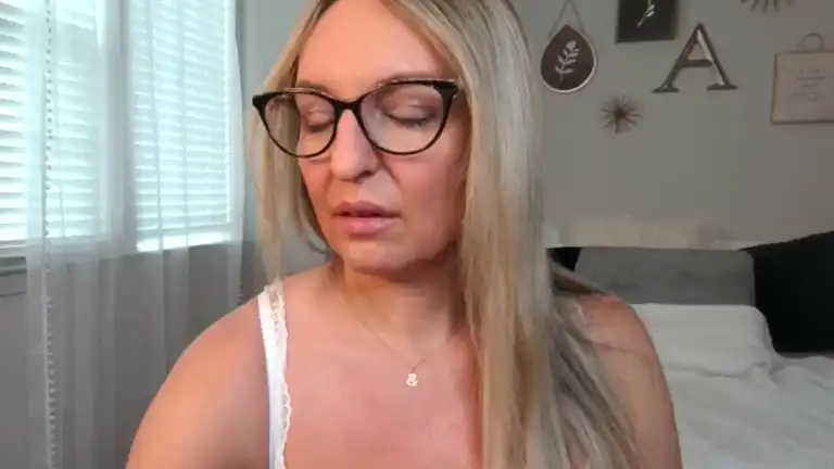 Alisonhomealone – Streamate Live Sex Cam Recording – 2025-05-31 19:46:50