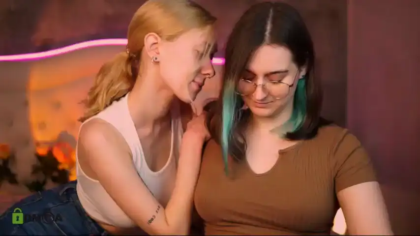 Littleferalberry – Stripchat Live Sex Cam Recording – 2025-08-17 20:25:42