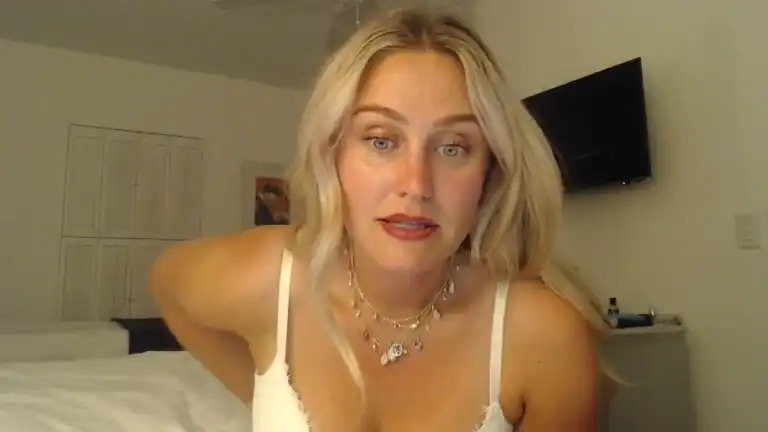 Savluv – Streamate Live Sex Cam Recording – 2025-09-29 20:48:22