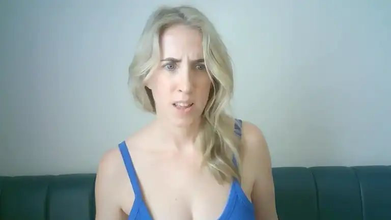 Mollylovenz – Streamate Live Sex Cam Recording – 2026-05-26 09:33:22