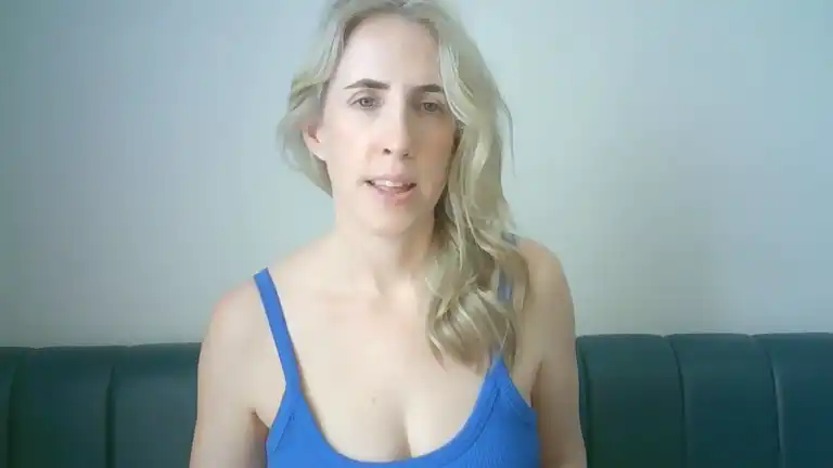 Mollylovenz – Streamate Live Sex Cam Recording – 2025-02-20 06:17:14