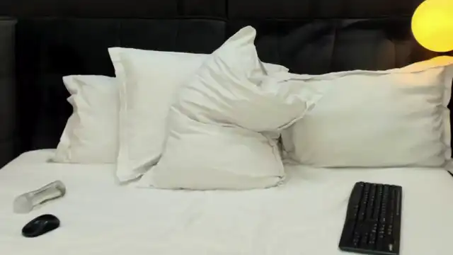 Emillybronte – Myfreecams Live Sex Cam Recording – 2025-10-19 12:17:08