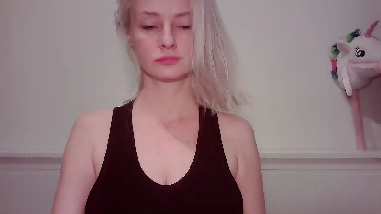 Panciamilenka – Showup Live Sex Cam Recording – 2025-10-03 15:57:28