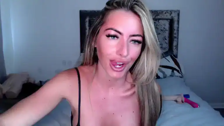 Chelseablack – Streamate Live Sex Cam Recording – 2025-04-22 03:19:31