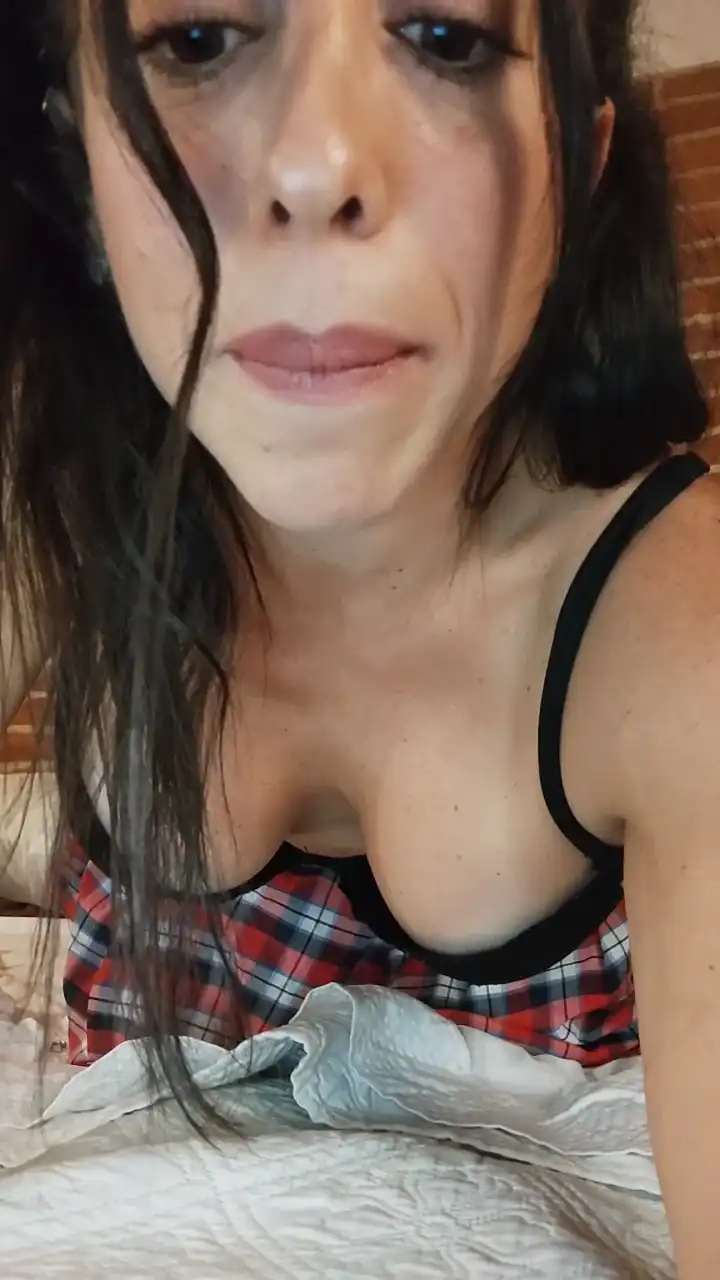 Meganfoxyar – Cam4 Live Sex Cam Recording – 2025-05-04 20:52:22