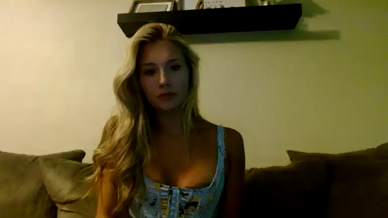 Miarileyxo – Streamate Live Sex Cam Recording – 2025-01-22 04:41:09