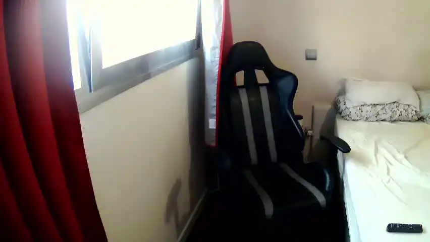 Crisyx – Amateur.tv Live Sex Cam Recording – 2025-10-18 15:31:34