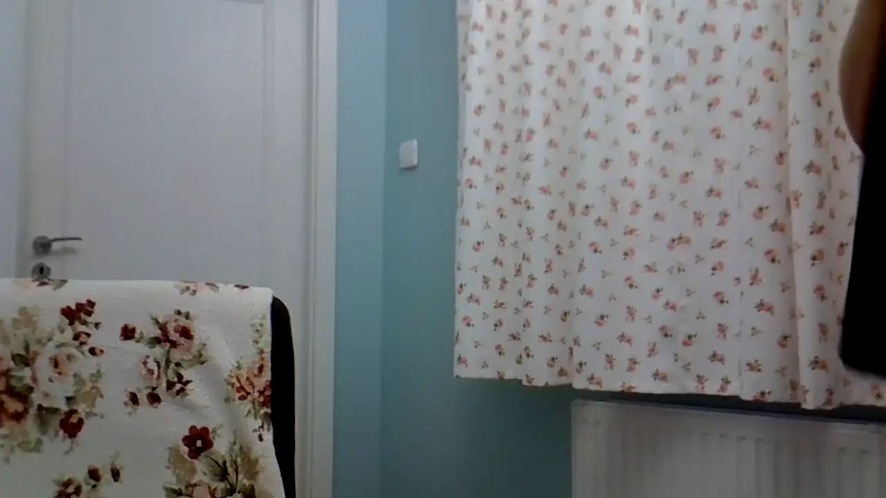 Motylecczek_ – Showup Live Sex Cam Recording – 2025-02-11 19:42:12