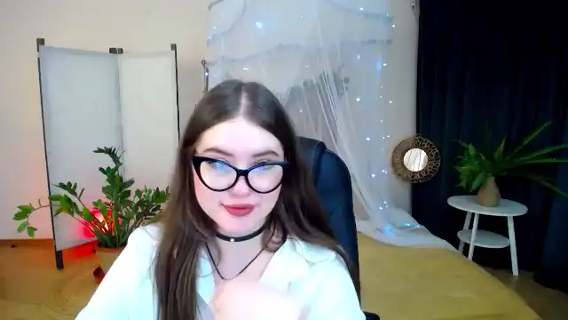Admiremyeyes – Myfreecams Live Sex Cam Recording – 2025-09-15 01:37:40