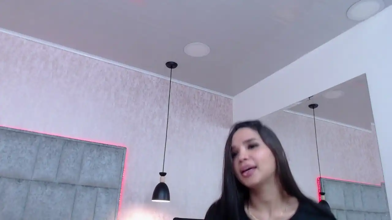 Annecasanova – Xlovecam Live Sex Cam Recording – 2026-05-05 06:06:12
