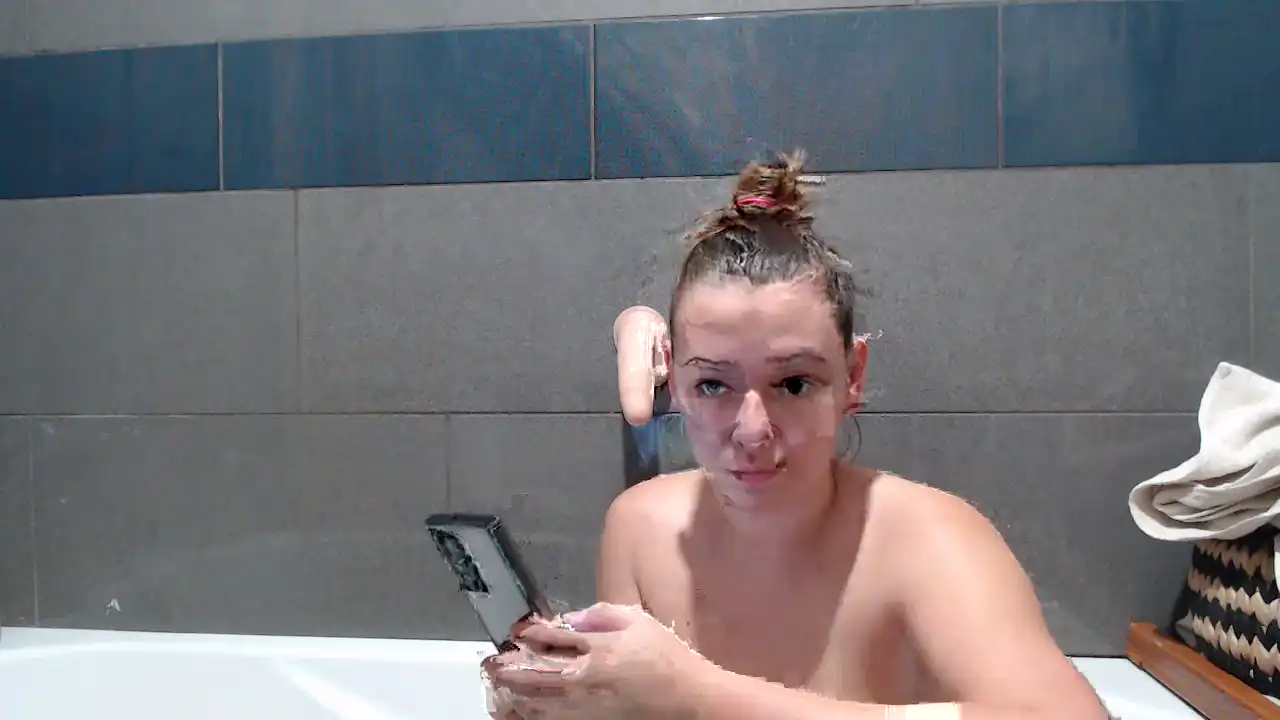Brzoskwinka2_ – Showup Live Sex Cam Recording – 2025-02-15 04:23:59