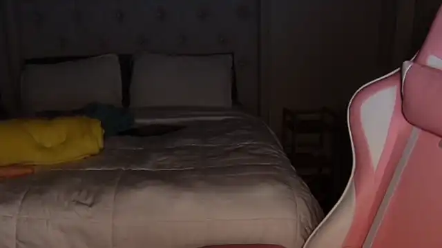 Snowkittyyyy – Myfreecams Live Sex Cam Recording – 2025-12-07 21:49:46