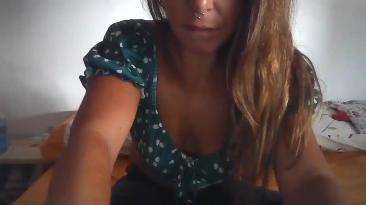Ladyweed – Amateur.tv Live Sex Cam Recording – 2025-10-28 11:18:47