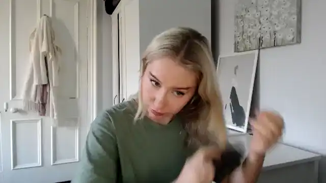 British_cutie – Myfreecams Live Sex Cam Recording – 2025-03-28 00:39:36