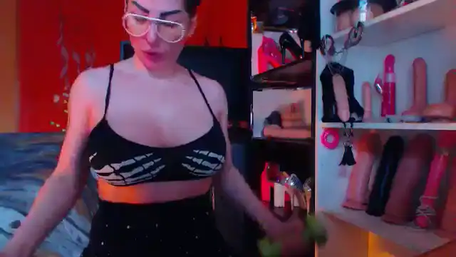 Cuminmenowbby – Myfreecams Live Sex Cam Recording – 2025-02-03 18:52:34