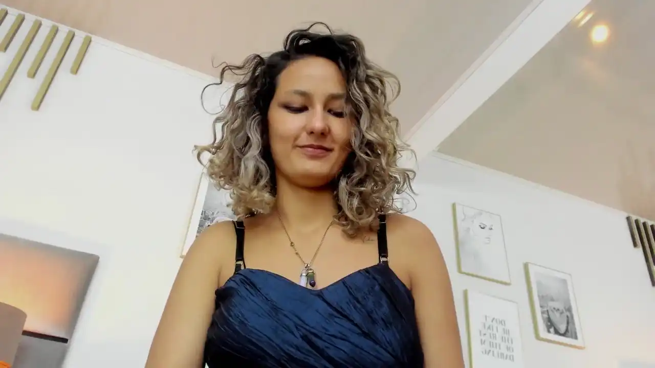 Florasaenz – Xlovecam Live Sex Cam Recording – 2025-06-04 10:03:47