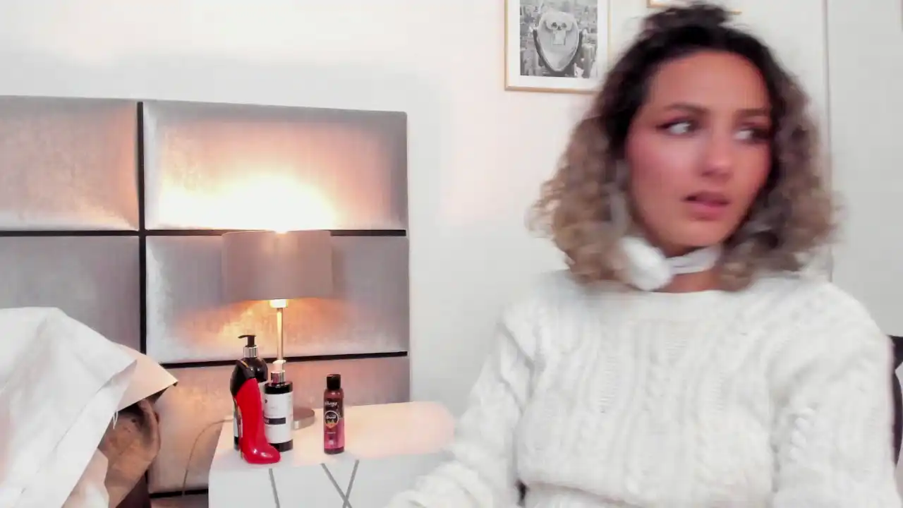Florasaenz – Xlovecam Live Sex Cam Recording – 2025-09-15 06:17:26