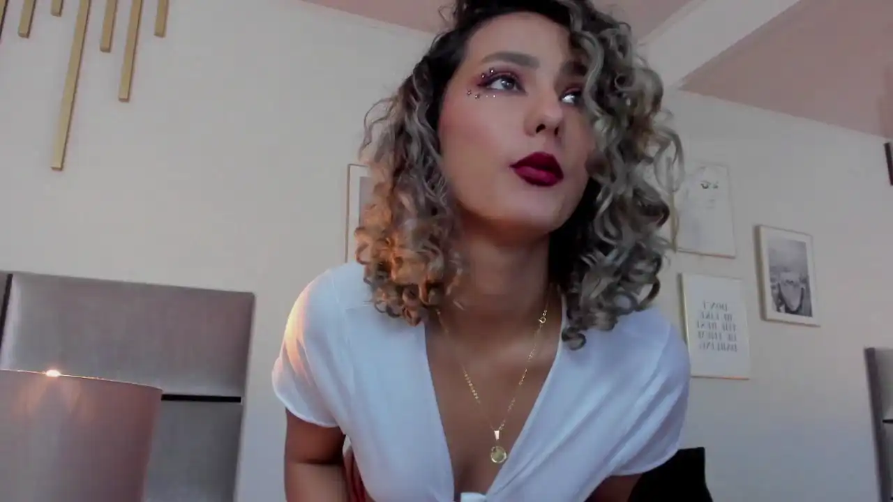Florasaenz – Xlovecam Live Sex Cam Recording – 2025-10-02 10:14:49