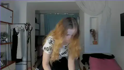 Moira-bowman – Flirt4free Live Sex Cam Recording – 2025-06-18 10:00:12