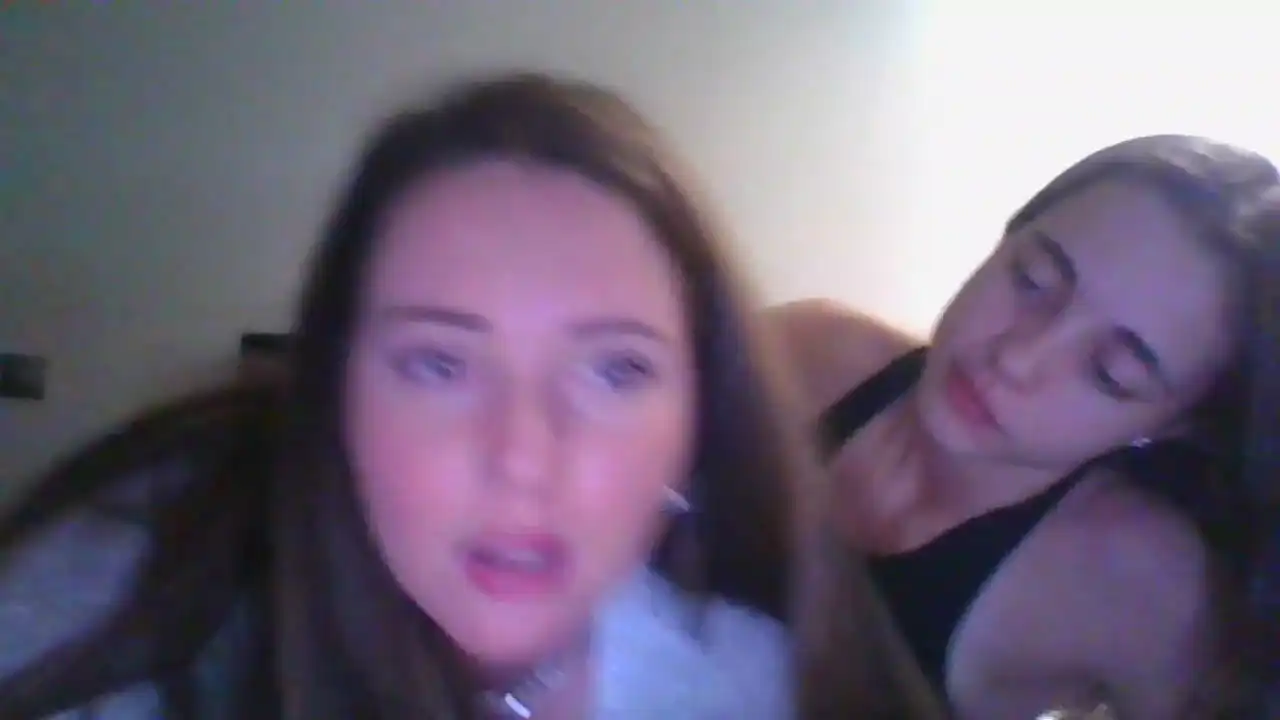 Sextwentyone – Amateur.tv Live Sex Cam Recording – 2025-05-05 10:31:00