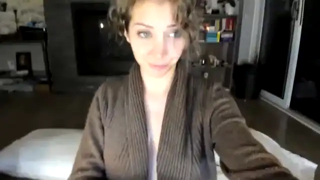 Laurel – Myfreecams Live Sex Cam Recording – 2025-09-17 23:42:24