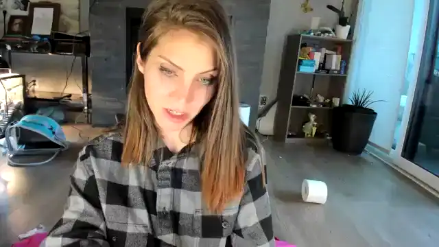 Laurel – Myfreecams Live Sex Cam Recording – 2025-09-21 20:46:05
