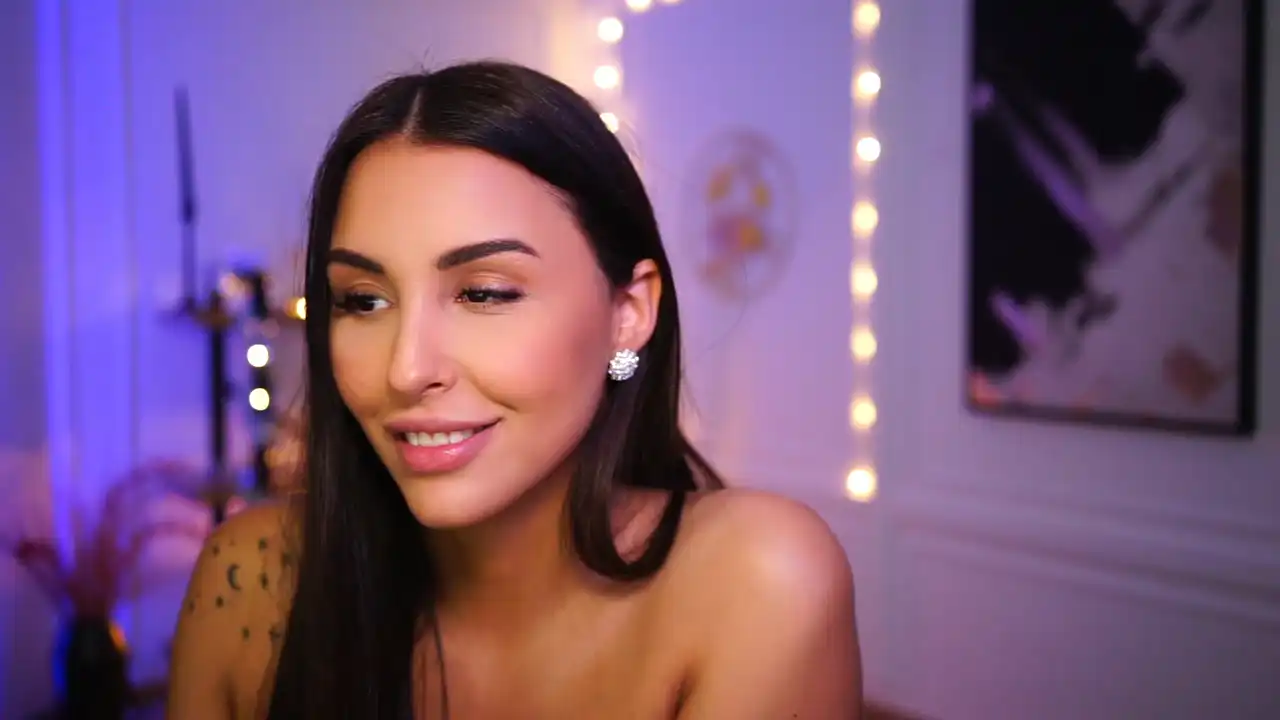 Lisamelow – Myfreecams Live Sex Cam Recording – 2025-02-19 02:06:56