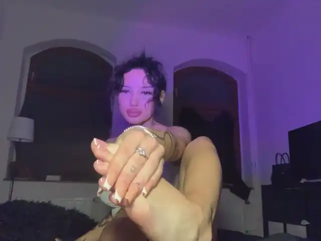 Madelinexx – Stripchat Live Sex Cam Recording – 2026-04-11 13:35:59
